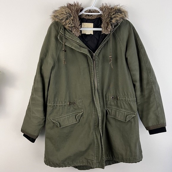 Forever 21 Jackets & Blazers - FOREVER 21 Green Hooded Faux Fur Collared Quilted Jacket ~ Womens Sz Medium